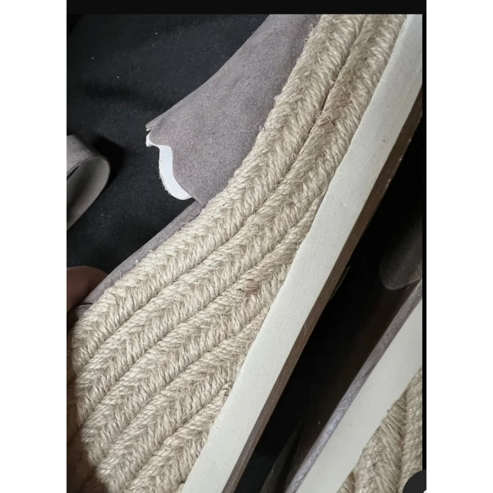 Torrid Ladies Size 9.5 Taupe Gray Scalloped Sports Wedge Sandals - Picture 4 of 4